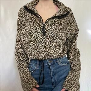 Urban Outfitters‎ Fuzzy Leopard Print Half Zip Top Cropped Oversize M
